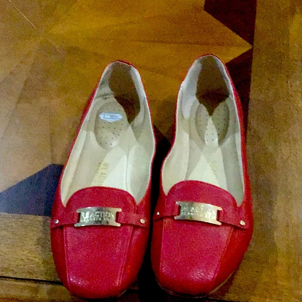 Kenneth Cole flats